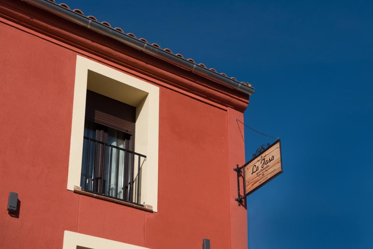 Apartamentos La Jasa Arguedas Luaran gambar