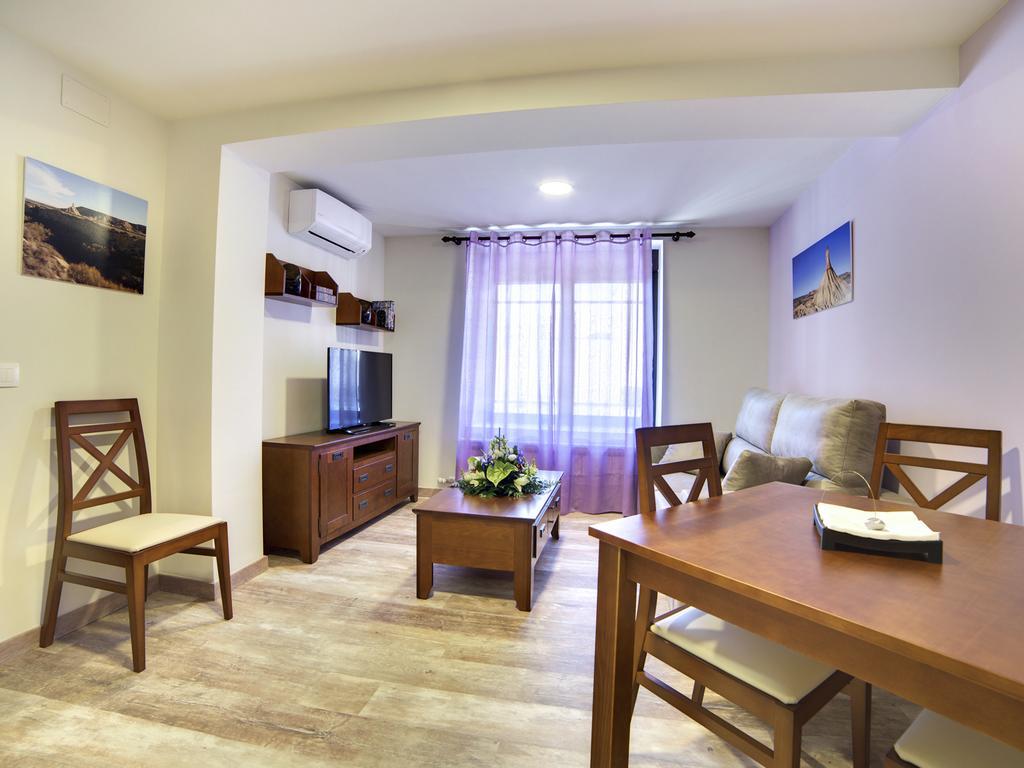 Apartamentos La Jasa Arguedas Luaran gambar